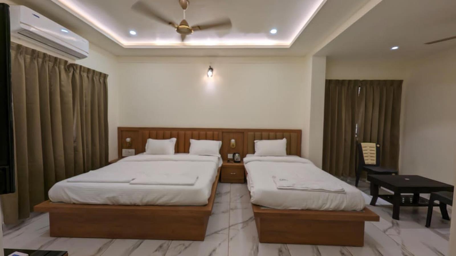 胡布利 Mythri Residency酒店 外观 照片